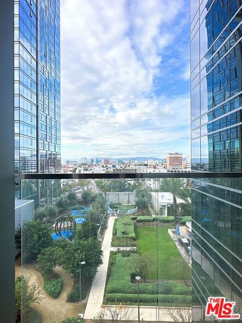 Photo of 877 Francisco Street #1516, Los Angeles, CA 90017 (MLS # 26637247)