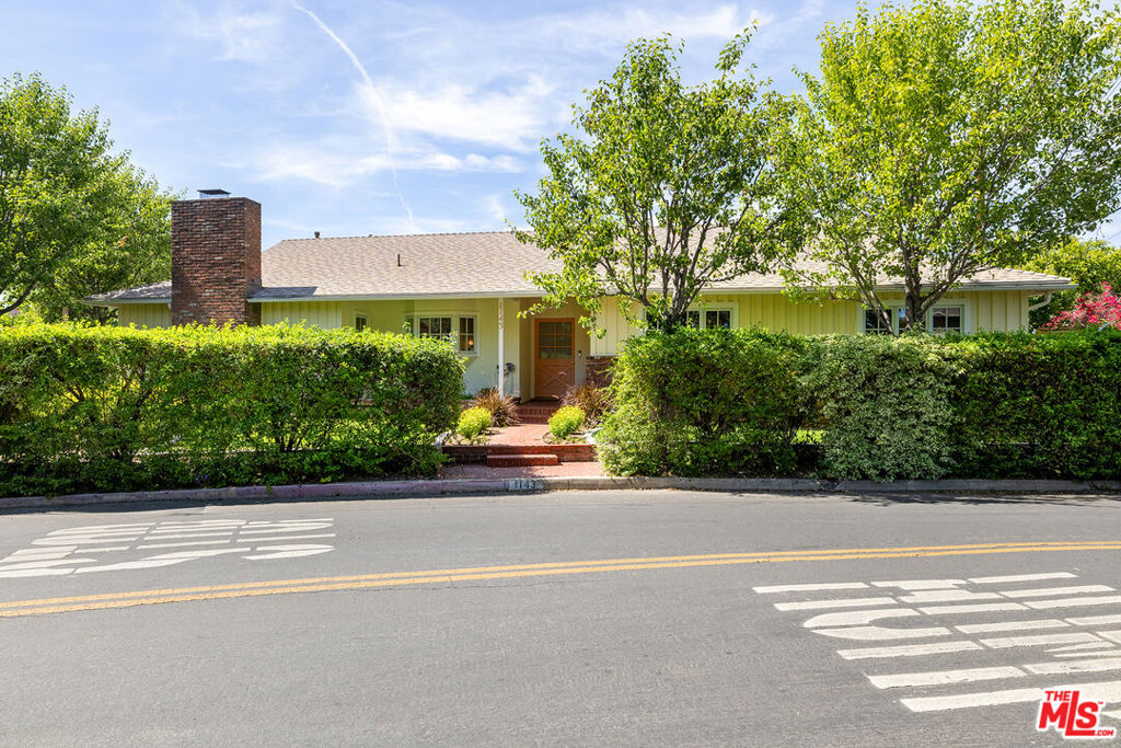 Properties 4 1143 Montecito Drive