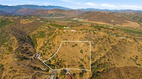 Photo of 0 Live Oak Creek Circle, Fallbrook, CA 92028 (MLS # SW26149832)
