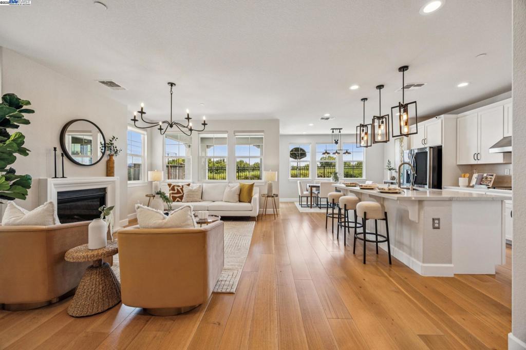 Properties 2 252 Benmore Dr