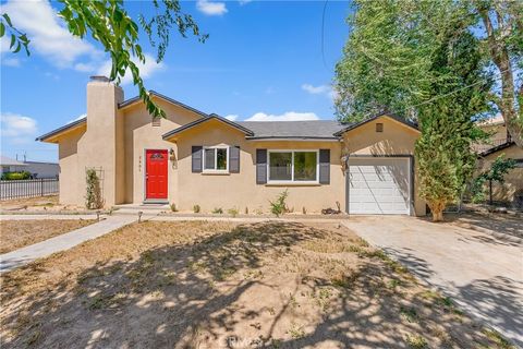 Photo of 2901 Desert Street, Rosamond, CA 93560 (MLS # SR26105605)