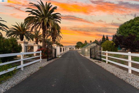Photo of 4224 Greenville Rd Rd, Livermore, CA 94550 (MLS # 41132697)