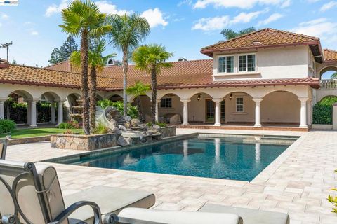 Photo of 4224 Greenville Rd Rd, Livermore, CA 94550 (MLS # 41132697)