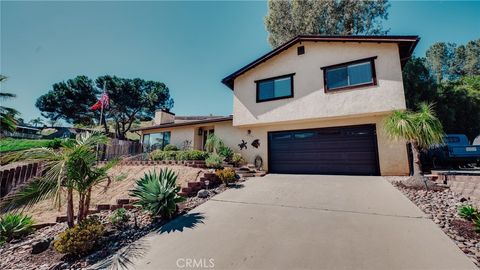 Photo of 12433 Gay Rio Dr Dr, Lakeside, CA 92040 (MLS # SW26031254)
