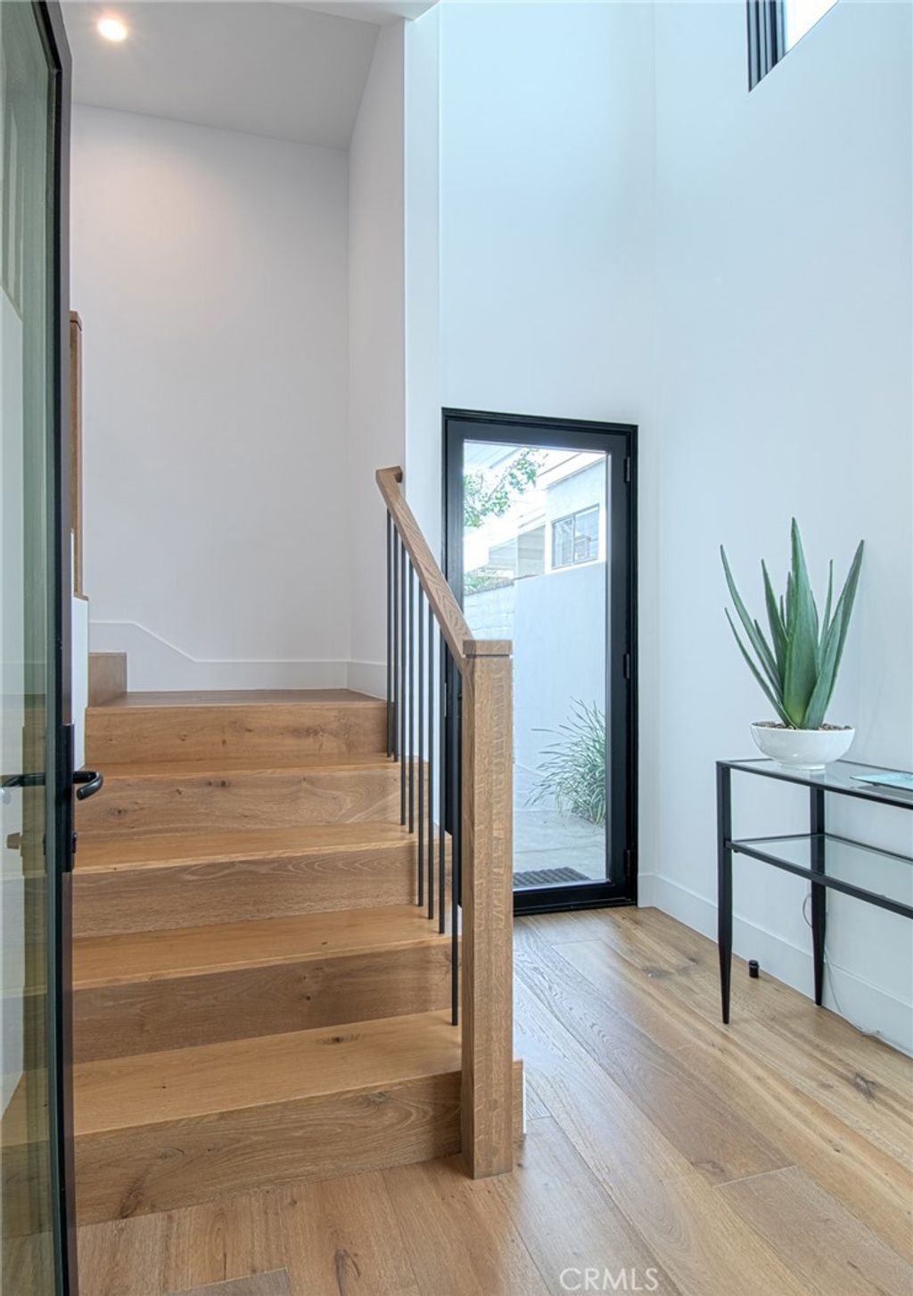 Photo of 502 1/2 Begonia AVE, Corona Del Mar, CA 92625 (MLS # NP26137196)