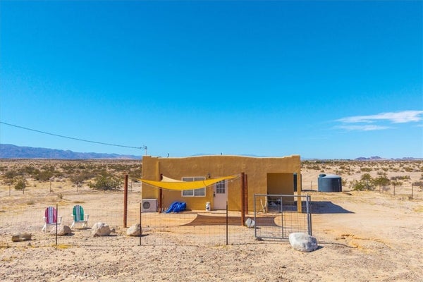 4033 GODWIN RD, TWENTYNINE PALMS, CA 92277 - Image f3fc5ea324d84d3e914b08acc61eb66f/2232097741