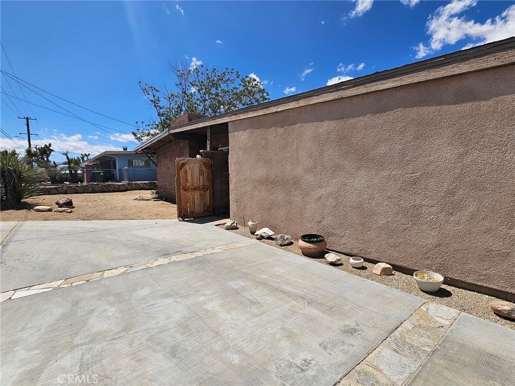 57492 Onaga Trail