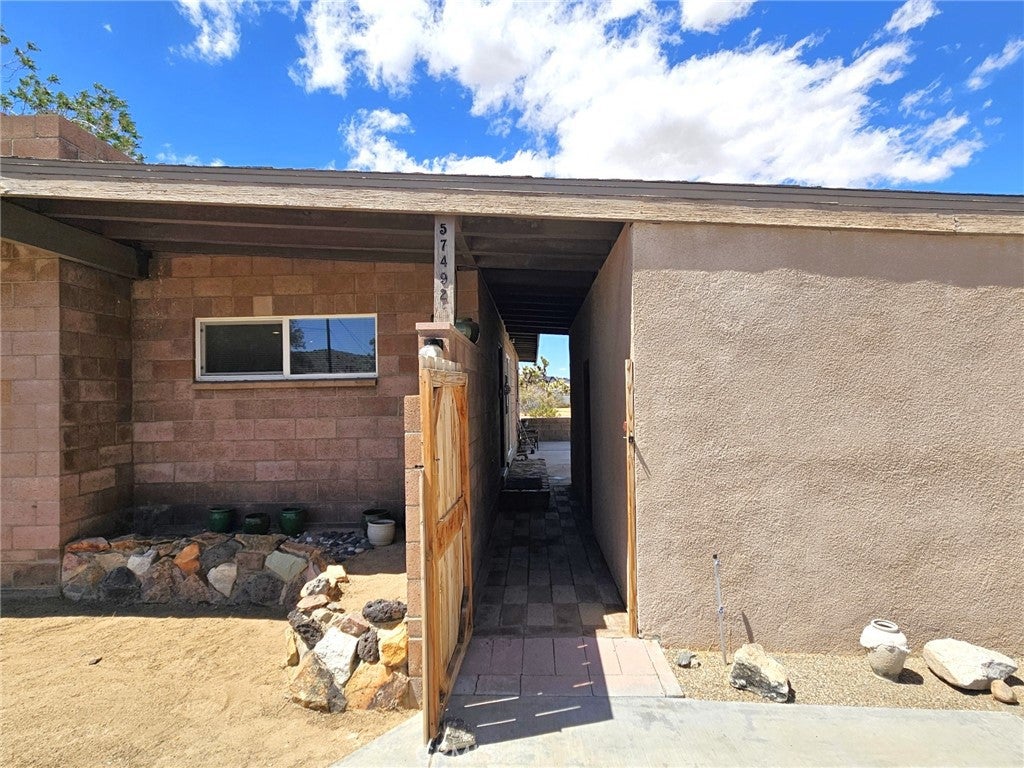 57492 Onaga Trail