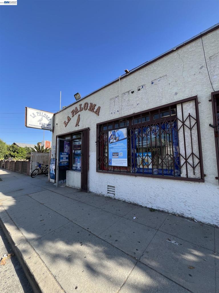 524 E Mission Rd