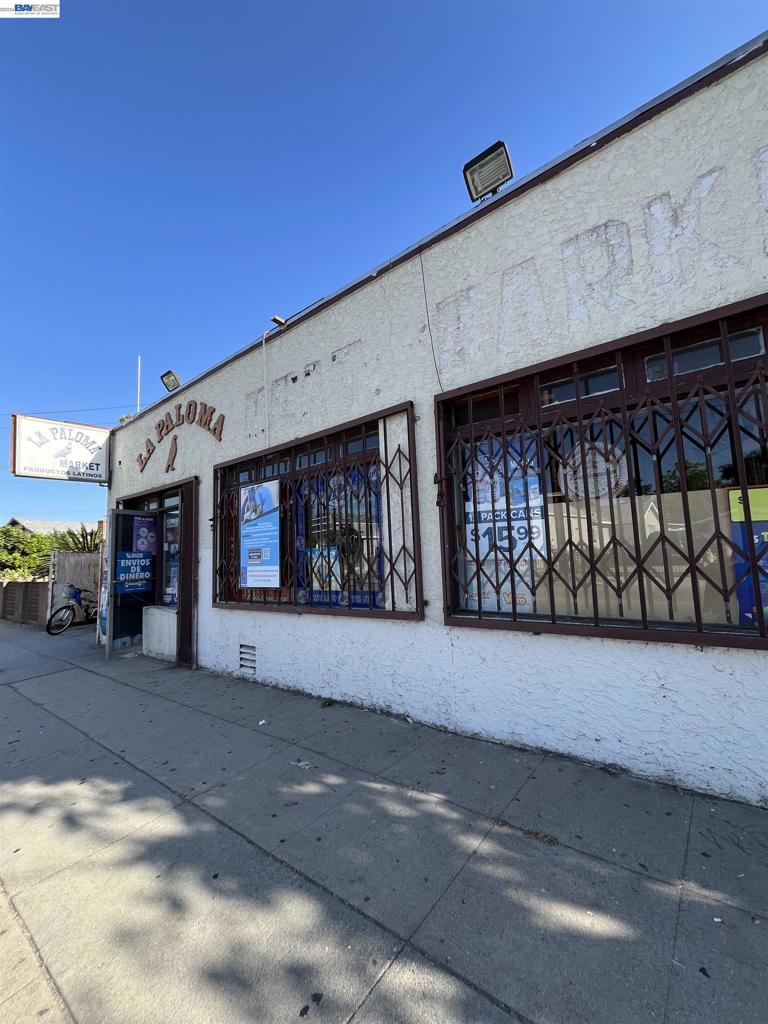 524 E Mission Rd