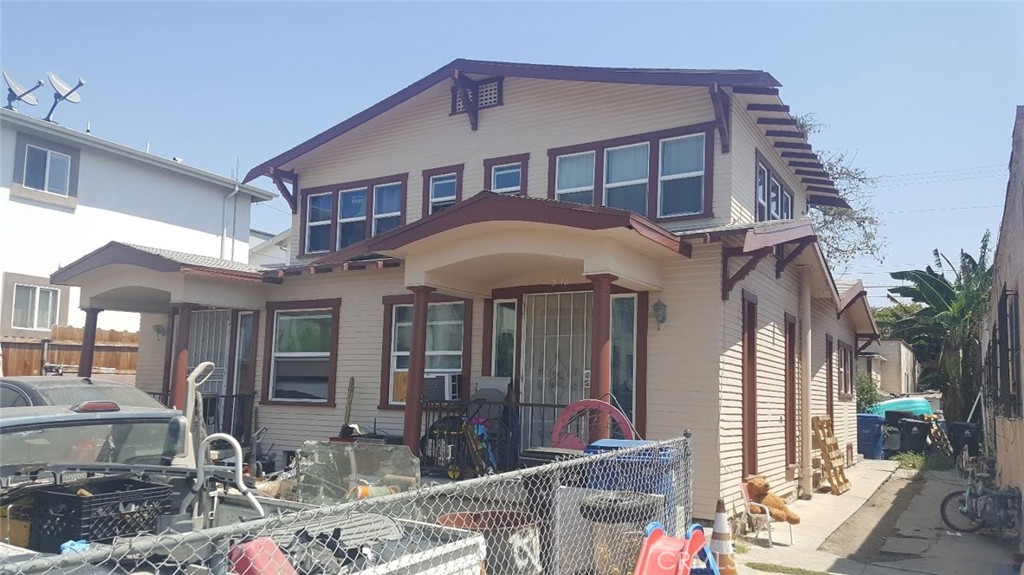 310 N Kenmore Avenue