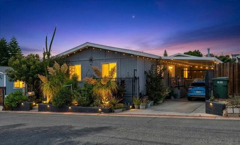 Photo of 1380 Oak Hill Dr Dr #SPC 42, Escondido, CA 92026 (MLS # 260004891SD)