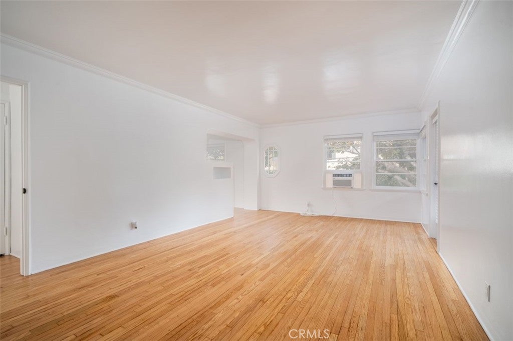Photo of 265 N Swall Drive, Beverly Hills, CA 90211 (MLS # SR26217721)