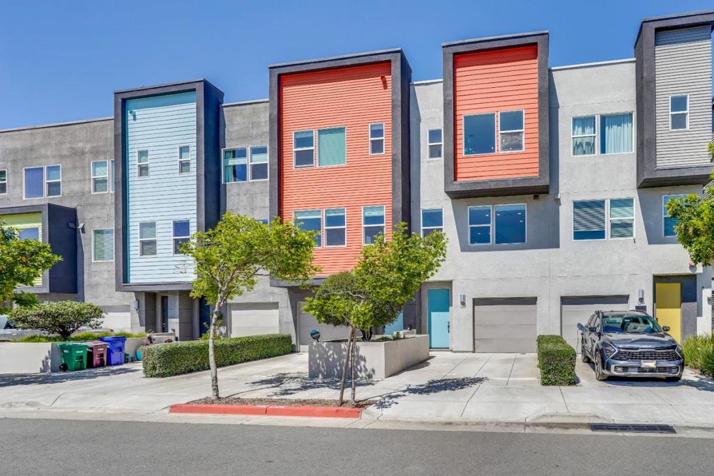 1317 Pullman Way, Oakland CA 94607