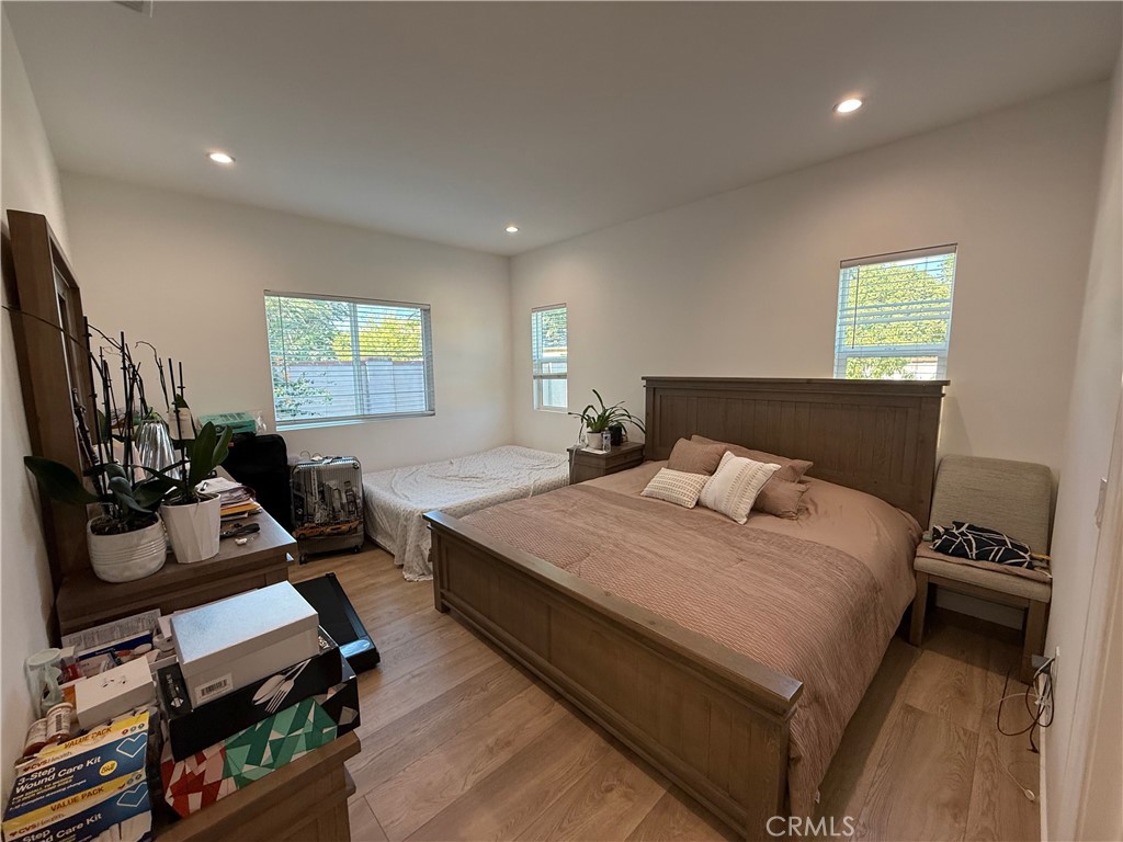2 BEDROOM 2 BATH AVAILABLE NOW IN NORTH HILLS
STUNNING PROPERTY NEWLY RENOVATED
WASHER DRYER IN UNIT
NO UTILITIES INCLUDED
SMALL PET OK