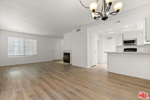 Photo of 18850 Vista Del Canon #B, Newhall, CA 91321 (MLS # 25606431) Photo of 18850 Vista Del Canon #B, Newhall, CA 91321 (MLS # 25606431)