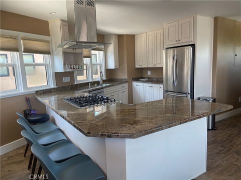 Photo of 505 Park Ave, Newport Beach, CA 92662 (MLS # LG26029782)