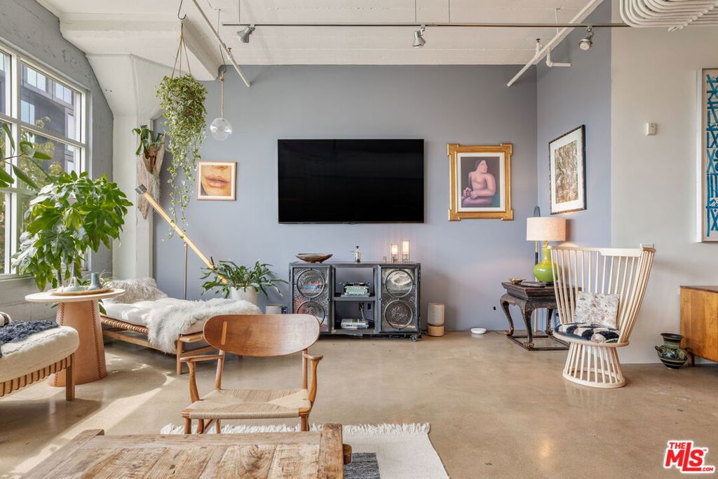 530 Molino Street 213