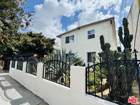 Photo of 6214 Hooper Avenue, Los Angeles, CA 90001 (MLS # 26853219)