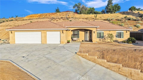Photo of 17725 Bangor AVE, Hesperia, CA 92345 (MLS # HD26227524)