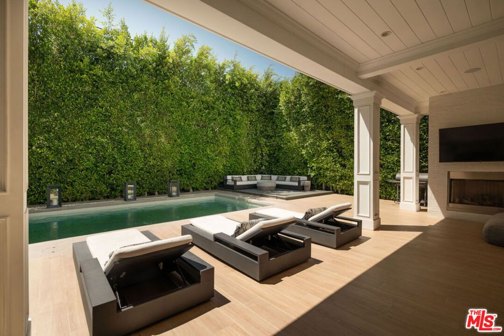 Photo of 531 N Stanley Avenue, Los Angeles, CA 90036 (MLS # 26637409)