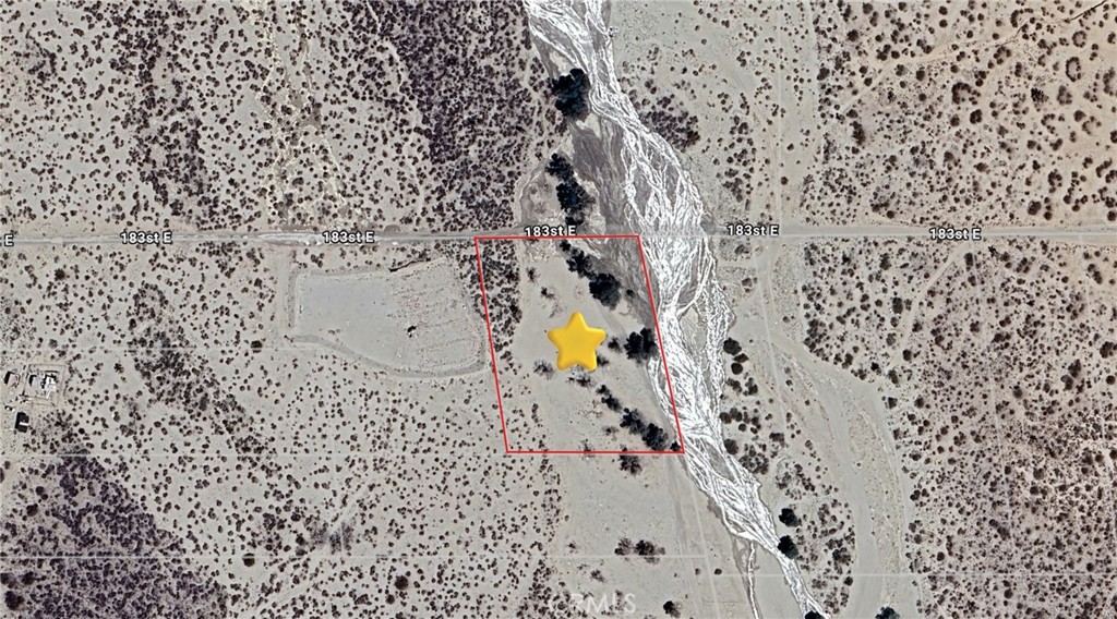 Great opportunity in Palmdale California. Not far from Lake Los Angeles. Perfect for those wanting to invest. Zoned for agricultural uses. Residential neighborhoods are not far from this property. Electricity on 140th St E.