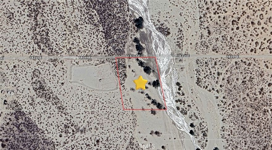 Great opportunity in Palmdale California. Not far from Lake Los Angeles. Perfect for those wanting to invest. Zoned for agricultural uses. Residential neighborhoods are not far from this property. Electricity on 140th St E.