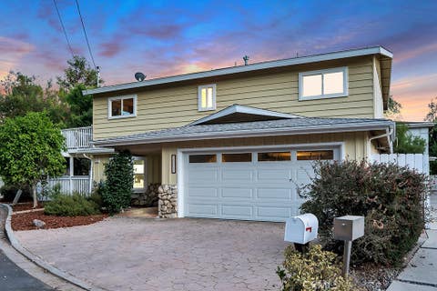 Photo of 20908 Bandera Street, Woodland Hills, CA 91364 (MLS # SR26176661)