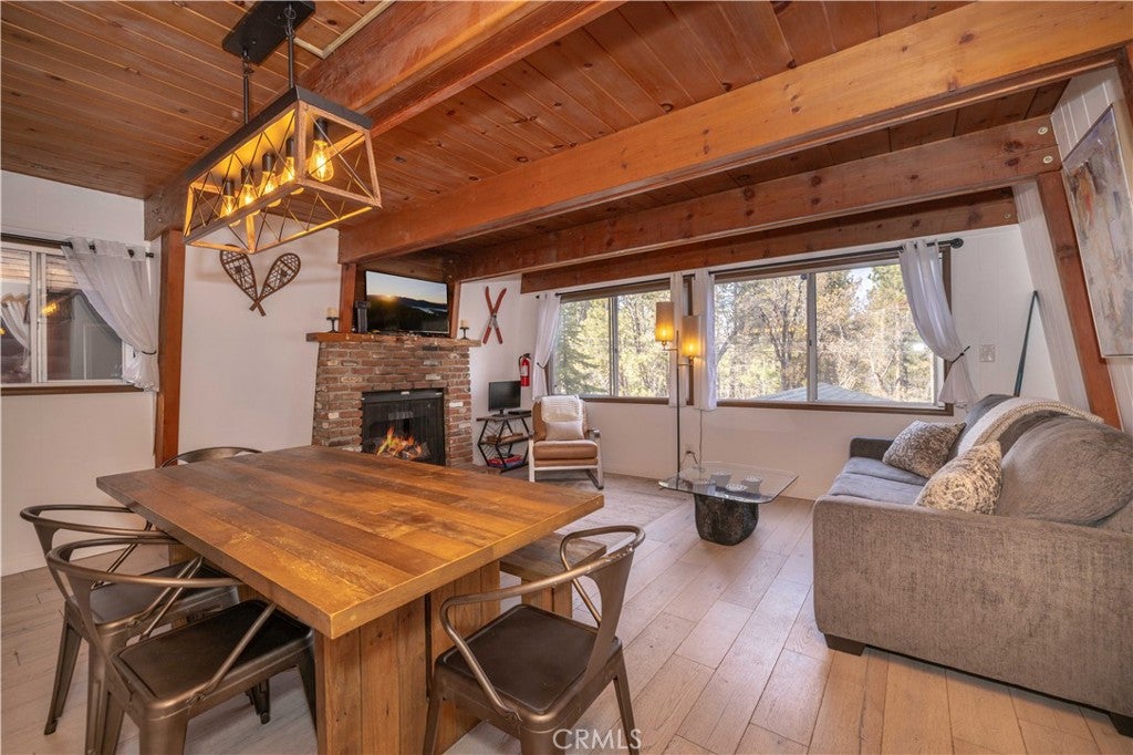 1130 Vine Avenue