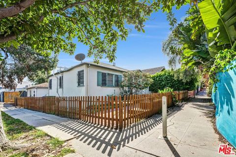 Photo of 134 Park Place, Venice, CA 90291 (MLS # 26655501)