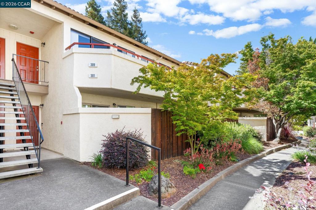5095 Valley Crest Dr DR 309, Concord CA 94521