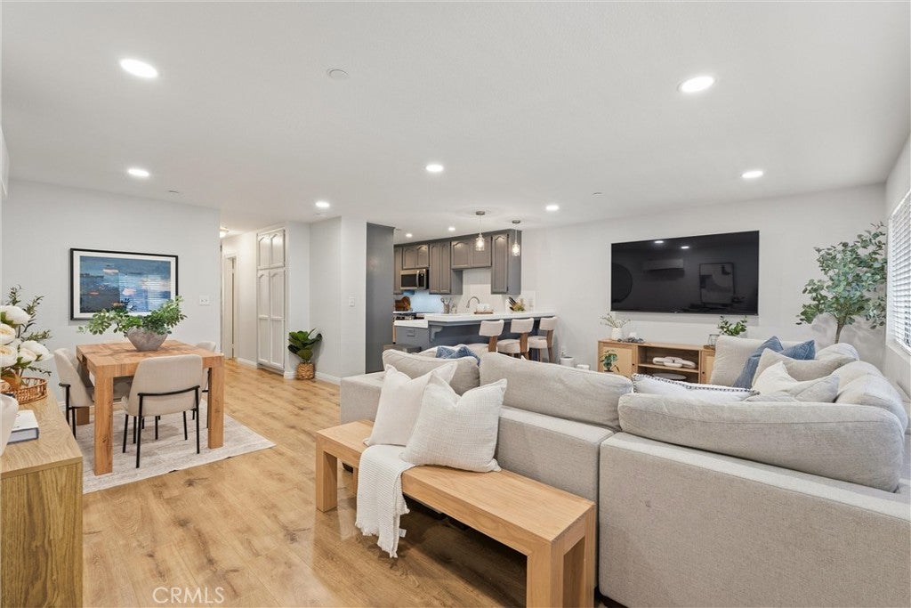 17200 Newhope 204