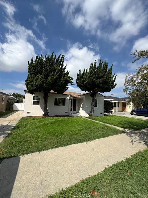 2067 Delta Ave, Long Beach, CA 90810 - MLS#: PW26217596