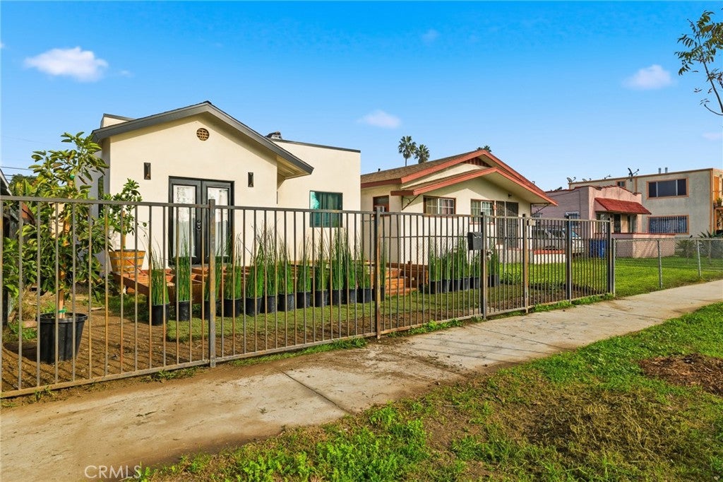 1513 W 60th Street