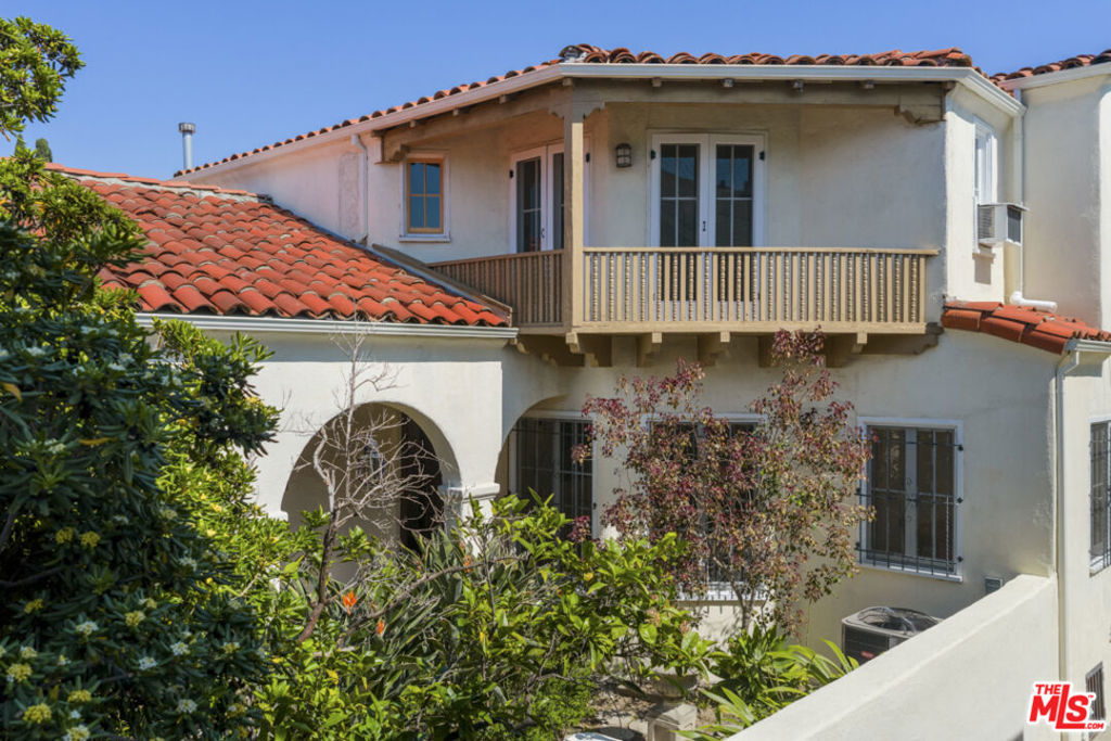 826 S Highland Avenue