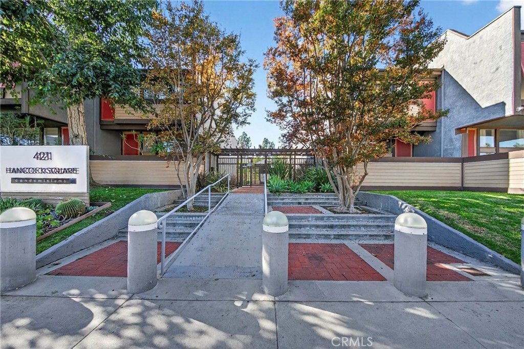 Photo of 421 S Van Ness Ave #6, Los Angeles, CA 90020 (MLS # PW25266985)