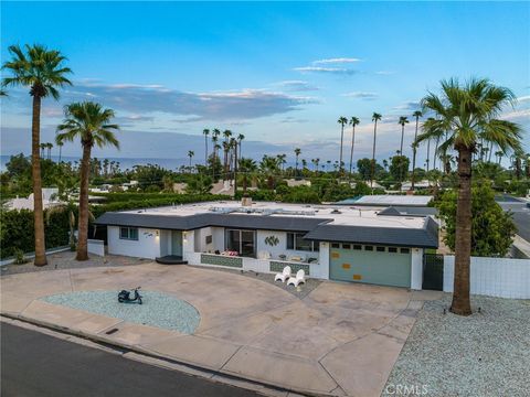 Photo of 1190 S Calle Marcus, Palm Springs, CA 92264 (MLS # PW26055612)