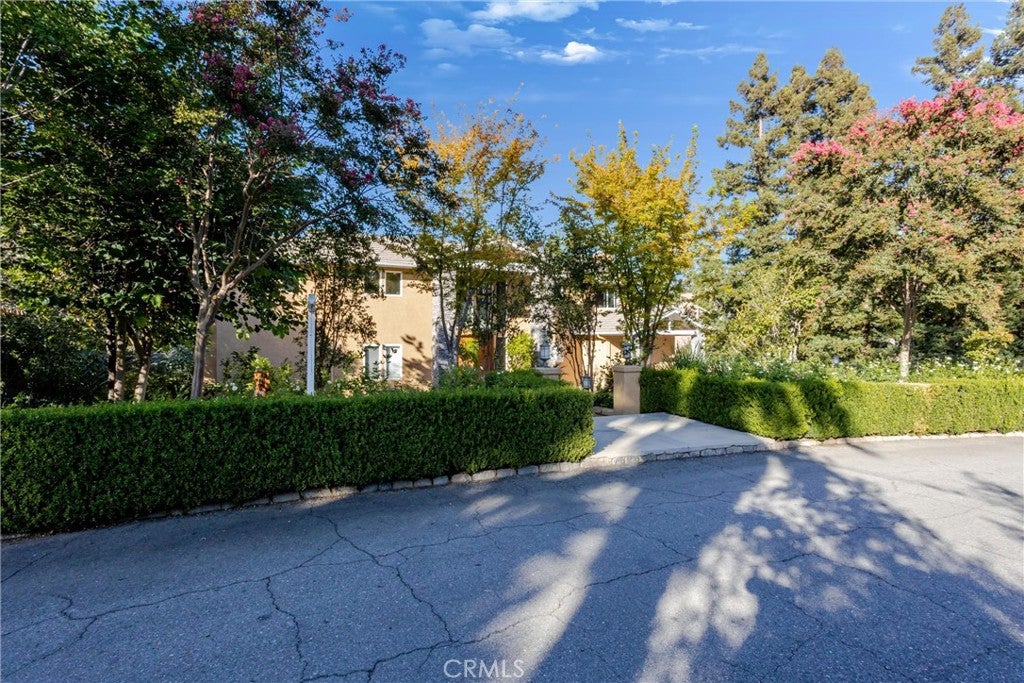 Properties 1 1377 Knoll Road