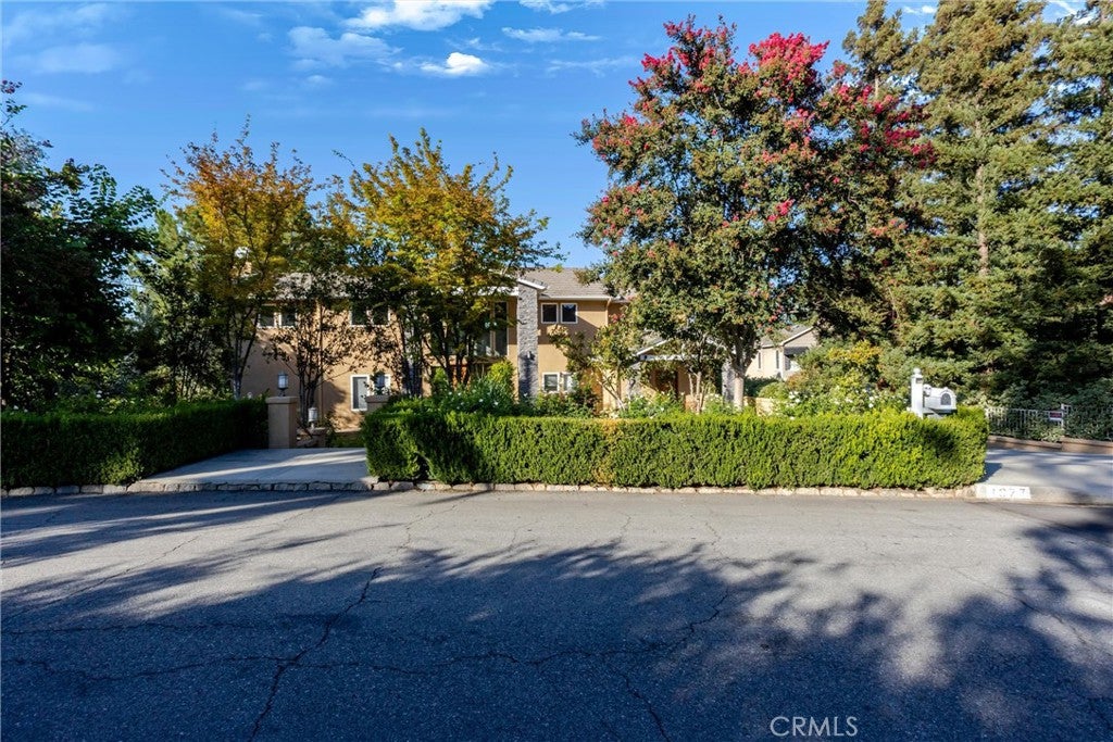 Properties 2 1377 Knoll Road