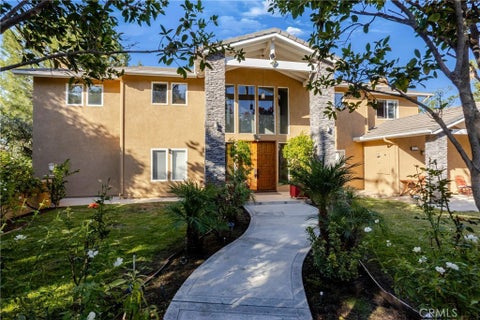 Photo of 1377 Knoll Road, Redlands, CA 92373 (MLS # OC26203911)
