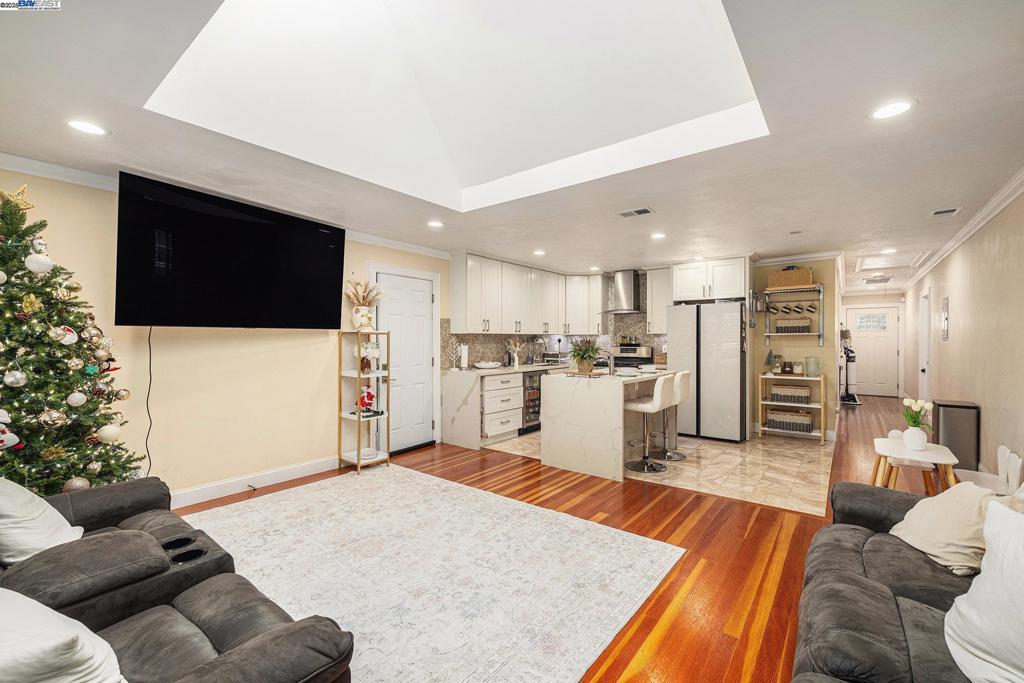 ROLLINGWOOD - Residential