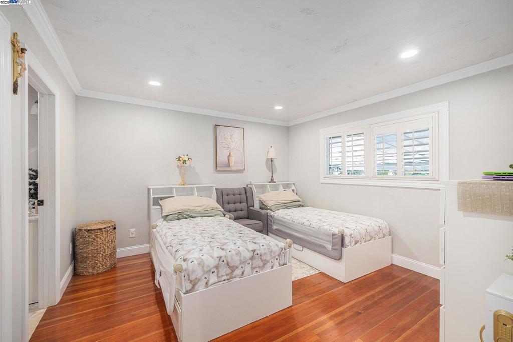 ROLLINGWOOD - Residential