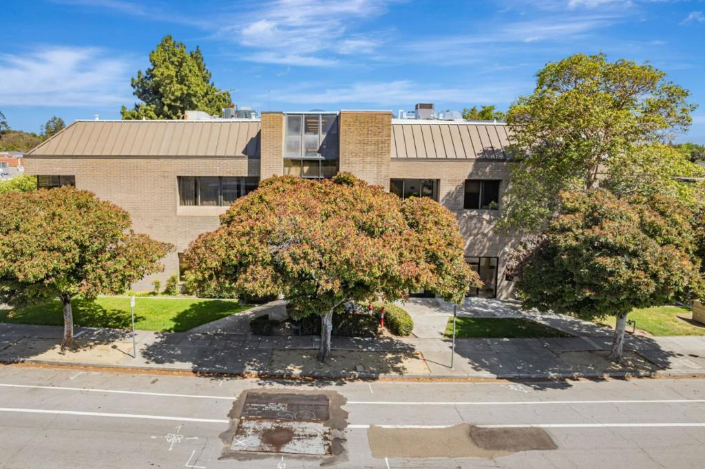 Excellent opportunity to own approximately 1,600sf medical/professional office condominium in a wonderful location on Forest Avenue, walking distance to O'Connor Hospital. Easy access to 280, 880, Santana Row and Valley Fair. The suite, located on the third floor, has an excellent floorplan with front reception with waiting area, two offices, four plumbed exam rooms and a restroom.