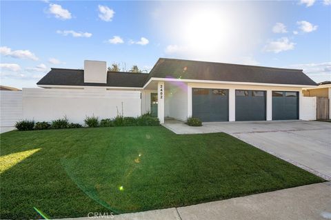 Photo of 2402 Orchid Hill Place, Newport Beach, CA 92660 (MLS # NP26117489)