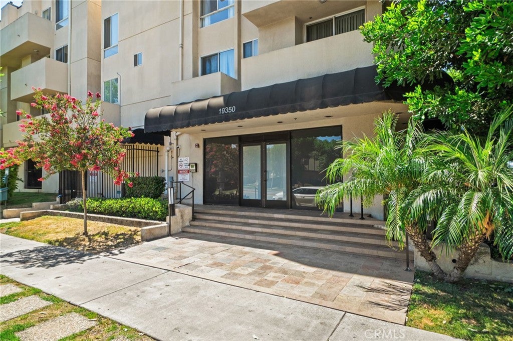 19350 Sherman Way 201, Reseda CA 91335