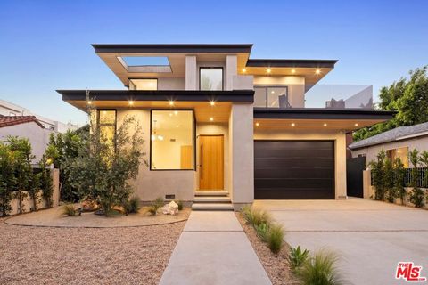 Photo of 1611 S Bedford Street, Los Angeles, CA 90035 (MLS # 26708933)