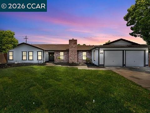 Photo of 1272 Eastridge Pl PL, Manteca, CA 95336 (MLS # 41134075)