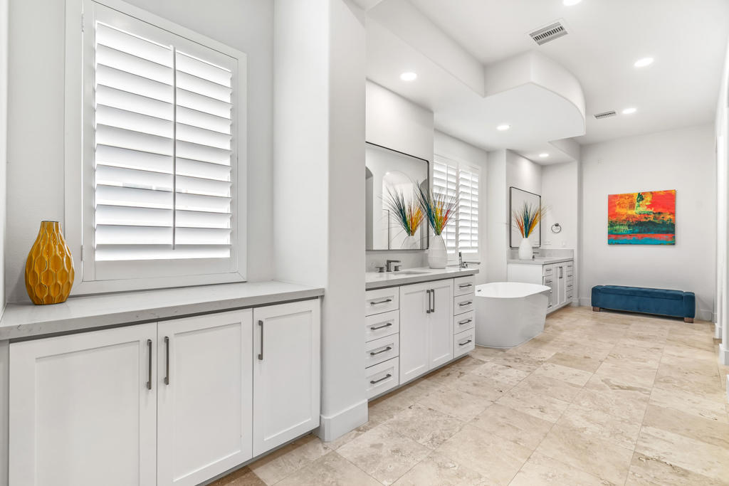 Mira Vista - Residential