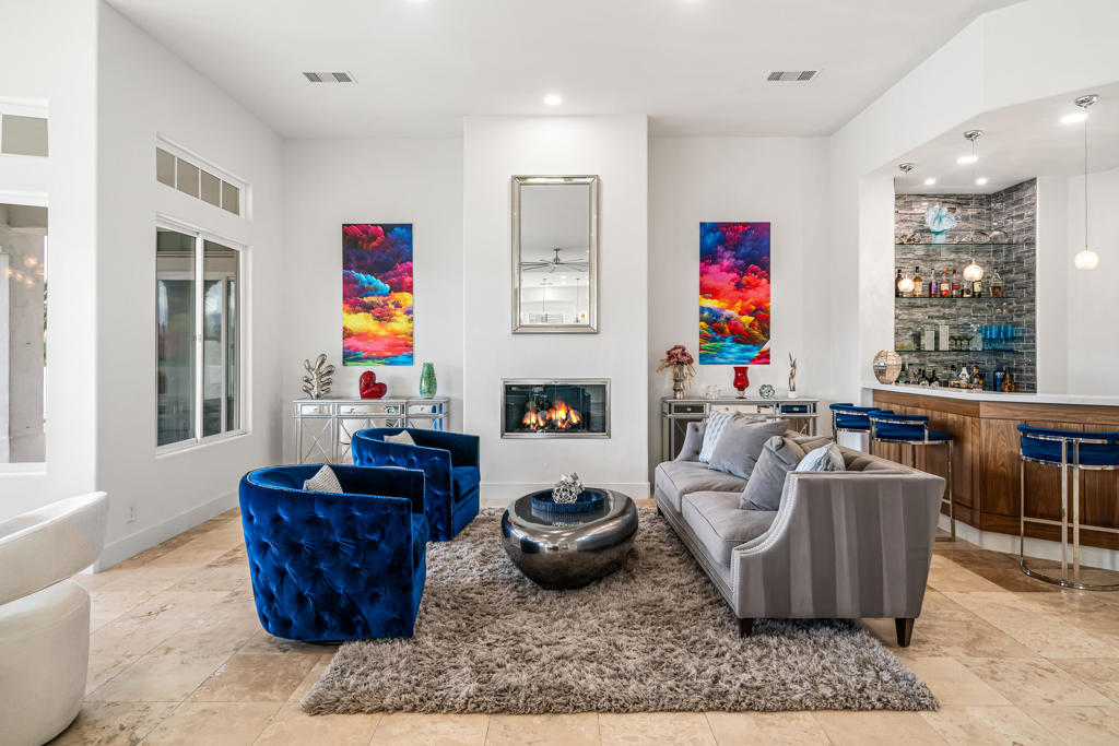 Mira Vista - Residential