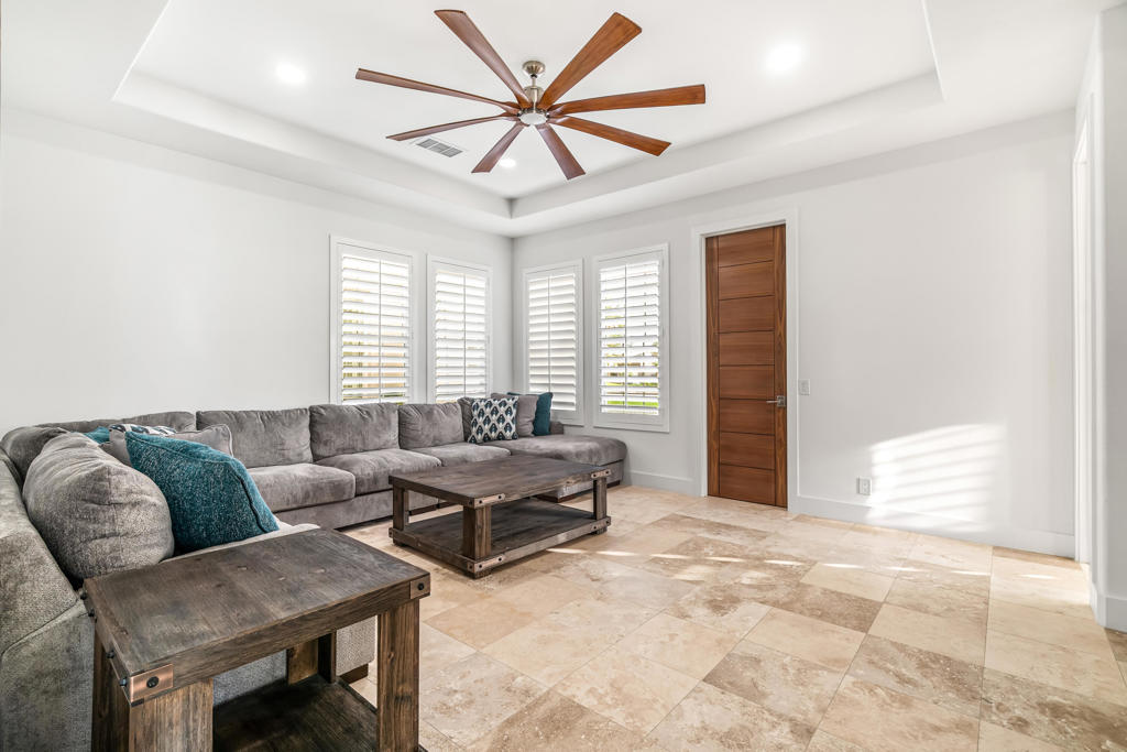 Mira Vista - Residential